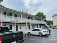 6th St Apartments in Charleston, IL - Foto de edificio - Building Photo