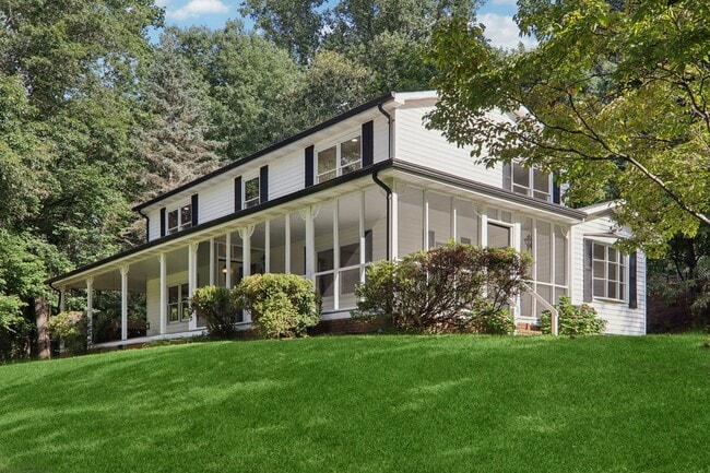 5 Timothy Ln in Candler, NC - Building Photo - Building Photo