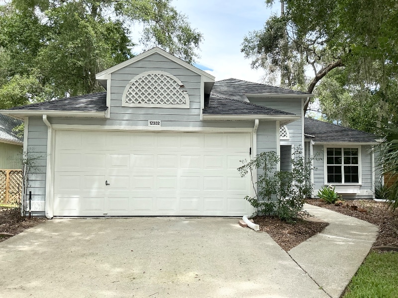 12332 NW 7th Ln in Newberry, FL - Building Photo