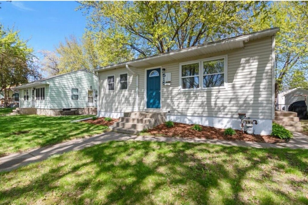 515 12th Ave NW in New Brighton, MN - Building Photo