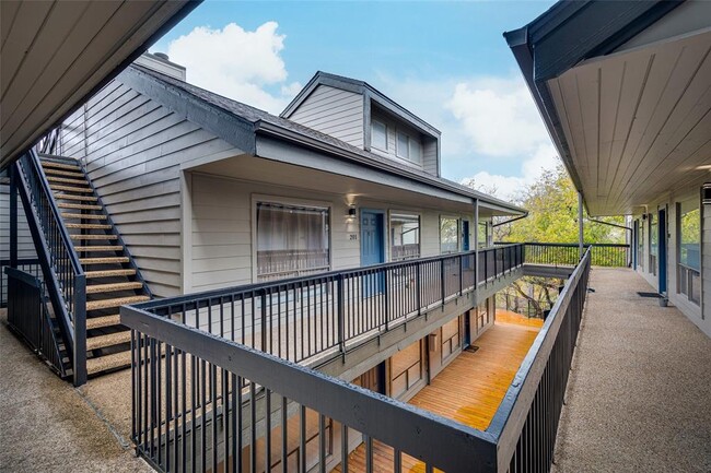 908 Poplar St in Austin, TX - Foto de edificio - Building Photo