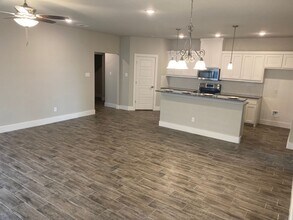 716 The Cottages in Godley, TX - Building Photo - Building Photo