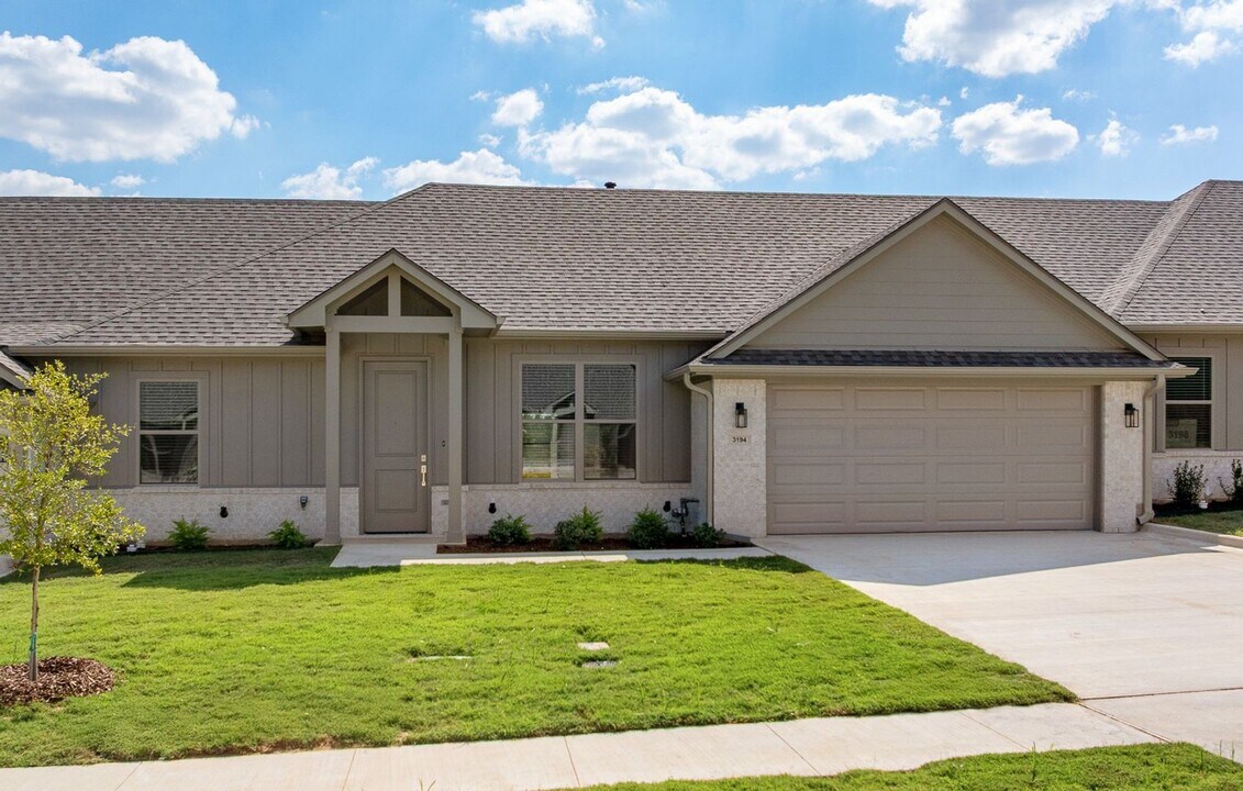 3194 Dogwood Pk Blvd in Tyler, TX - Building Photo