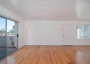 12583 Caminito De La Gallarda in San Diego, CA - Building Photo - Building Photo