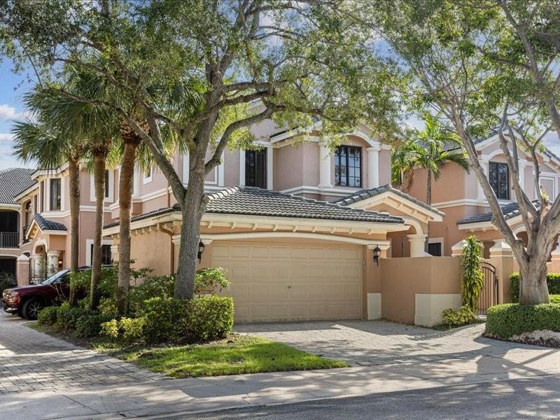 2798 Center Ct Dr in Weston, FL - Building Photo