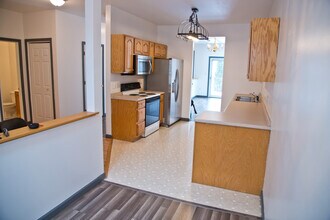 1460 Blue Course Dr, Unit 24 in State College, PA - Foto de edificio - Building Photo