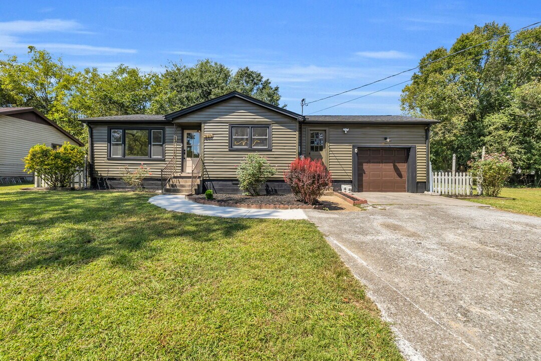 285 Dixie Dr in Cleveland, TN - Building Photo