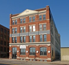 S-2 Studios on 2nd in Milwaukee, WI - Building Photo - Building Photo