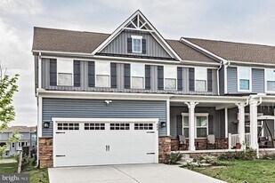 604 Longleaf Dr in Christiana, DE - Building Photo