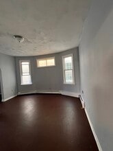 97 Wilkinson Ave, Unit 2 in Jersey City, NJ - Building Photo - Building Photo