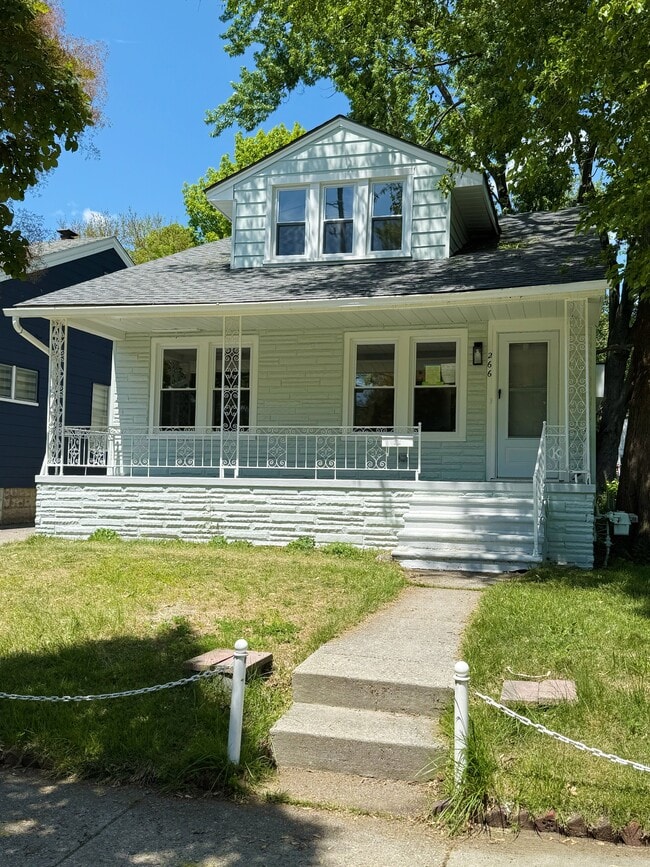 property at 266 W Bennett Ave
