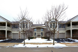 Aspen Grove in Palatine, IL - Building Photo - Building Photo