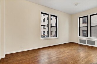 168 Myrtle Blvd, Unit D in Larchmont, NY - Building Photo - Building Photo