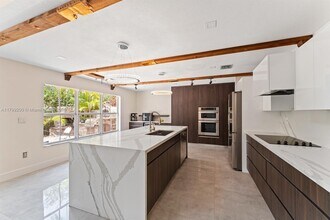 15555 SW 26th Terrace in Miami, FL - Building Photo - Building Photo