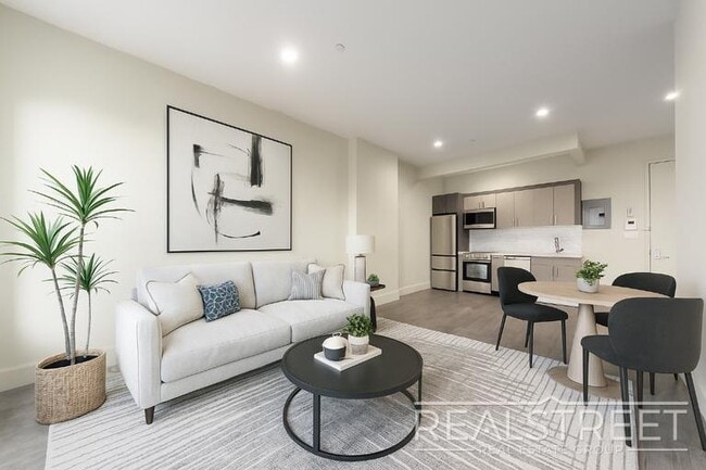Giant 1 BED in Bushwick!