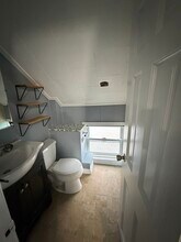 571 Slade St in Fall River, MA - Foto de edificio - Building Photo