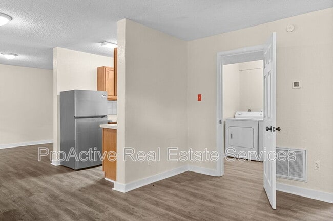 483 W Ocean View Ave in Norfolk, VA - Building Photo - Building Photo