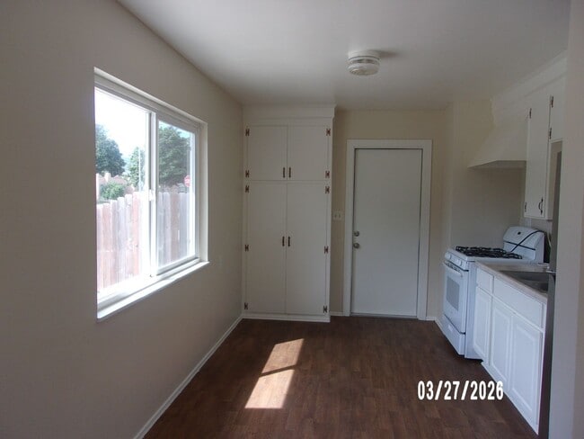 309 E Hickory Ave in Lompoc, CA - Building Photo - Building Photo