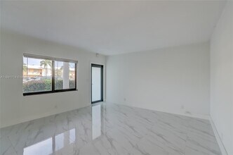 2140 NE 56th St in Fort Lauderdale, FL - Building Photo - Building Photo