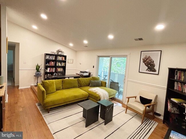 12309 Silvergate Way in Germantown, MD - Building Photo - Building Photo