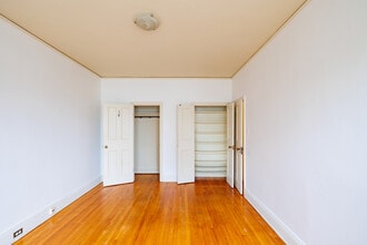 214 York Queen in Kitchener, ON - Building Photo - Interior Photo