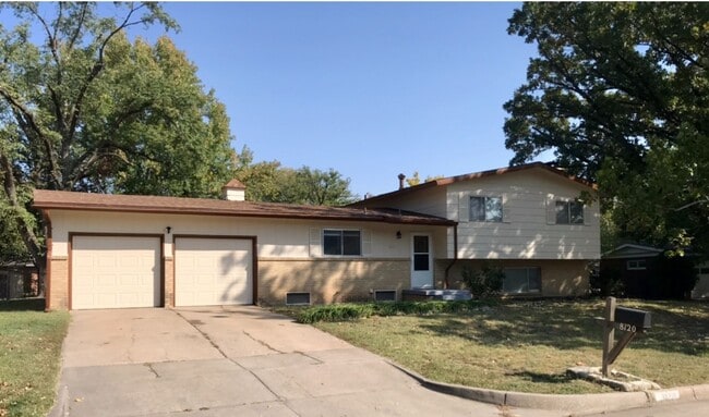 property at 8120 E Morningside St