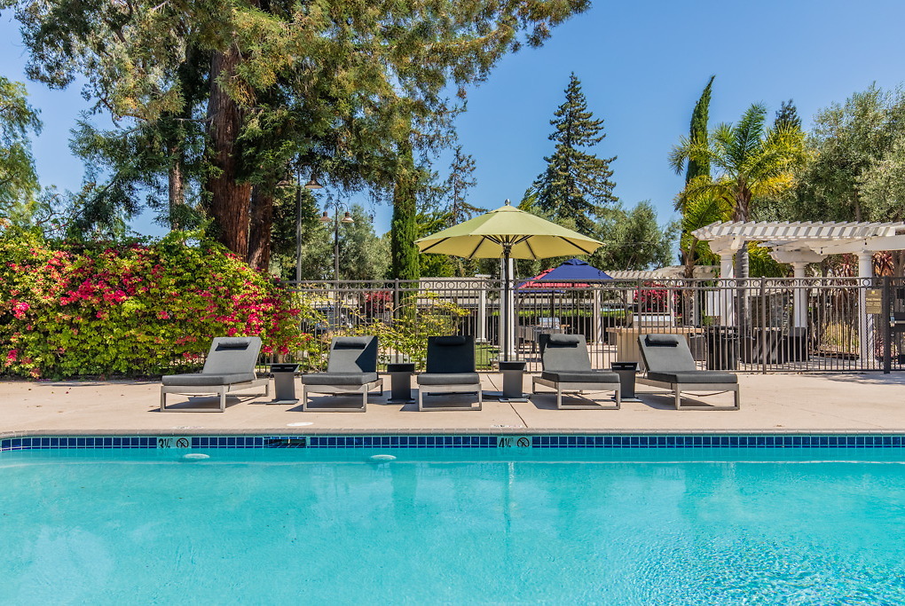 Magnolia Square in Sunnyvale, CA - Building Photo