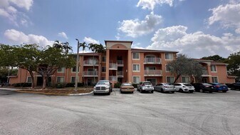 6936 SW 39th St, Unit D303 in Davie, FL - Building Photo