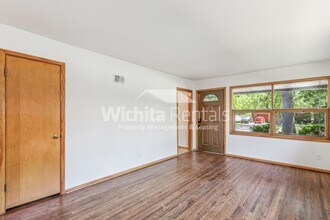 1809 N Gow St in Wichita, KS - Building Photo - Building Photo