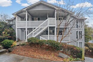 1306 Natchez Trace in Atlanta, GA - Building Photo