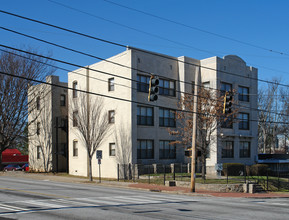 620 NE Parkway Dr in Atlanta, GA - Building Photo - Building Photo