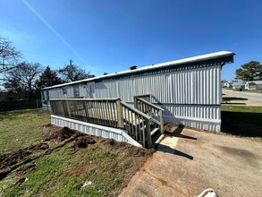 147 Guadalupe St in Bastrop, TX - Building Photo - Building Photo