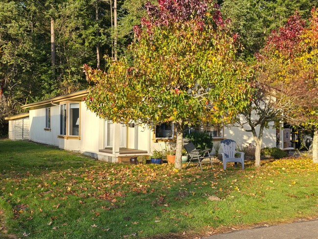 2130 Victoria Ave in Port Townsend, WA - Building Photo - Building Photo