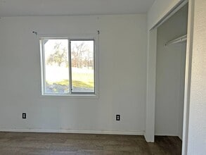 20480 River Valley Dr in Anderson, CA - Building Photo - Building Photo