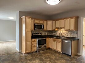 99 Orleans St, Unit A in Lowell, MA - Building Photo