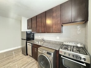 533 W Belden Ave in Chicago, IL - Building Photo - Building Photo