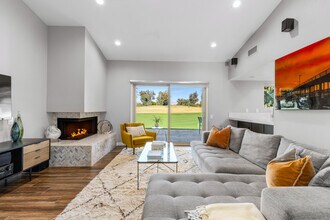35 Mission Ct in Rancho Mirage, CA - Building Photo - Building Photo