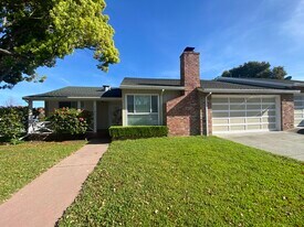 2101 Trousdale Dr in Burlingame, CA - Building Photo