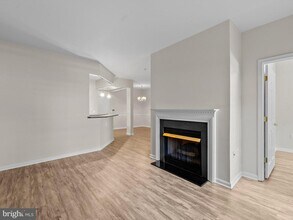 2911 Deer Hollow Way in Fairfax, VA - Building Photo - Building Photo