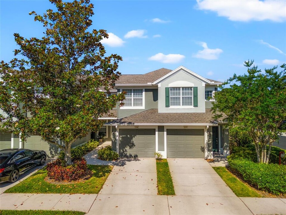 2268 Kings Palace Dr in Riverview, FL - Foto de edificio