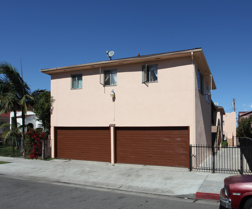 2755 E 58th St in Huntington Park, CA - Building Photo