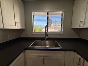 1790 Ellis St, Unit 12 in Concord, CA - Foto de edificio - Building Photo