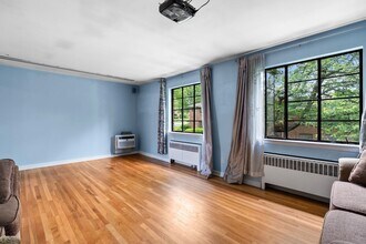 33B Troy Dr, Unit B in Springfield, NJ - Building Photo - Building Photo