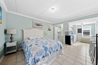 200 E Beach Blvd in Gulf Shores, AL - Building Photo - Building Photo
