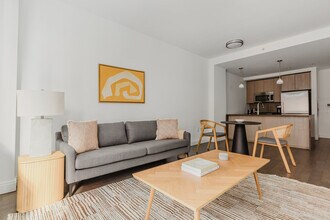 148 1st St in Jersey City, NJ - Foto de edificio - Building Photo