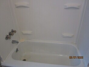 570 S Main St, Unit 1 in Naugatuck, CT - Building Photo - Building Photo