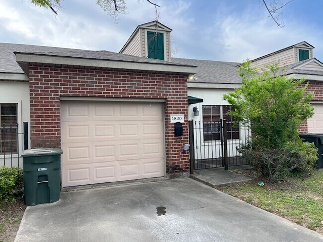 1816 Ethel St-Unit -1820 in Lake Charles, LA - Building Photo - Building Photo