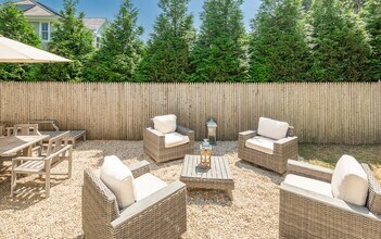 15 Indian Hill Rd in East Hampton, NY - Building Photo - Building Photo