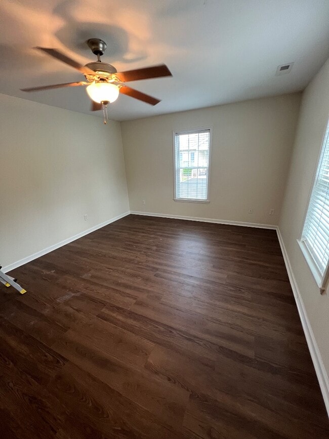 2037 Pony Farm Rd in Jacksonville, NC - Building Photo - Building Photo