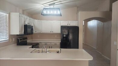 121 W Sagebrush St in Gilbert, AZ - Building Photo - Building Photo